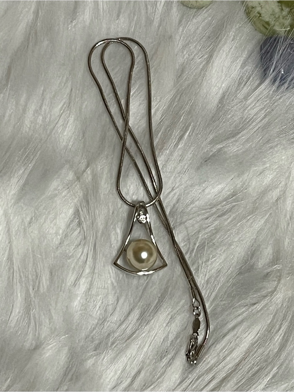 Pearl Pendant Necklace